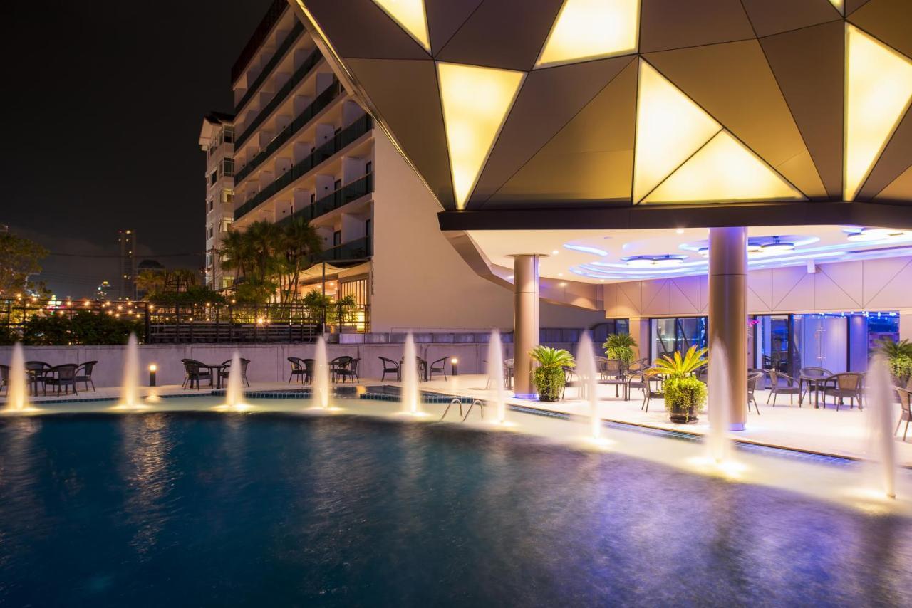Rodina Beach Hotel Джомтиен Бийч Екстериор снимка